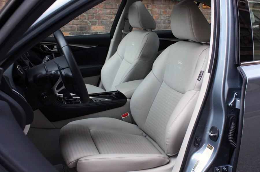  Infiniti Q50 2014 года  (фото 19 из 52)
